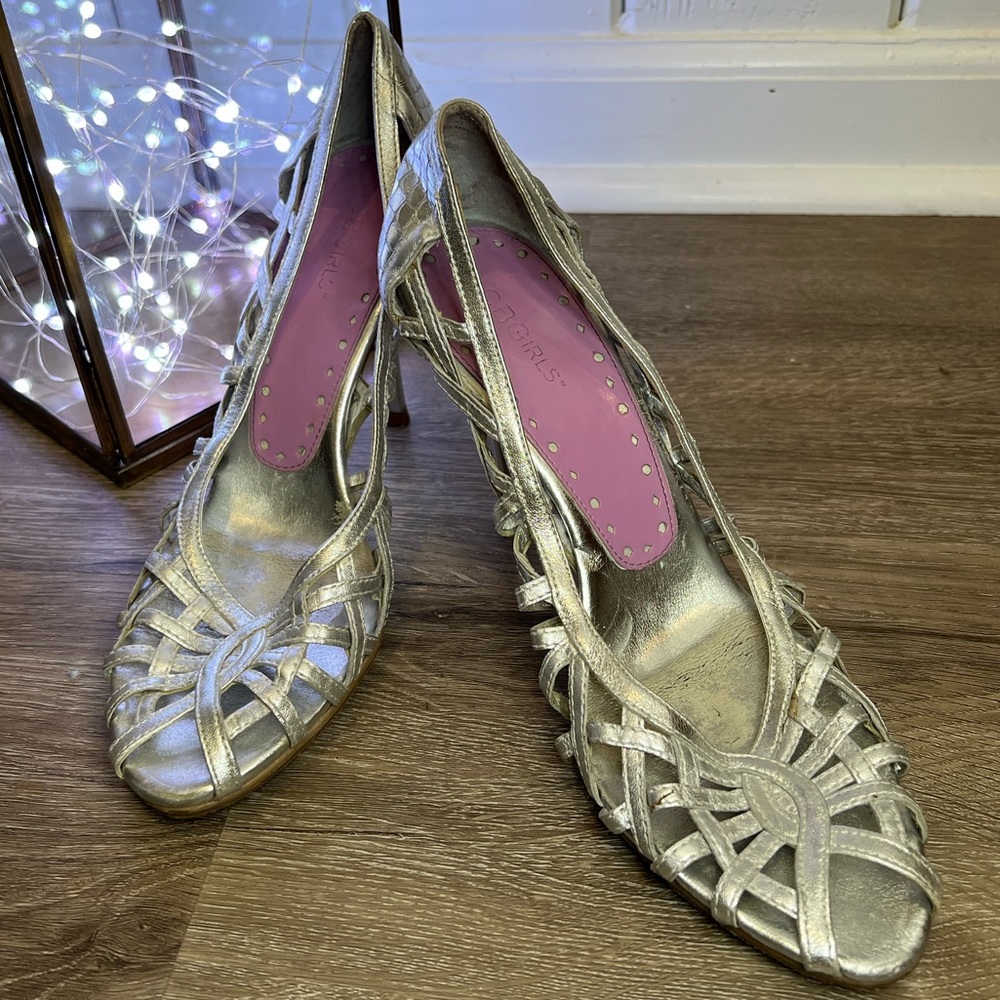 BCBG Girls Strappy Silver Metallic Heels, Size 38/8